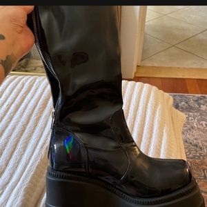 demonia size 7 black platform boots